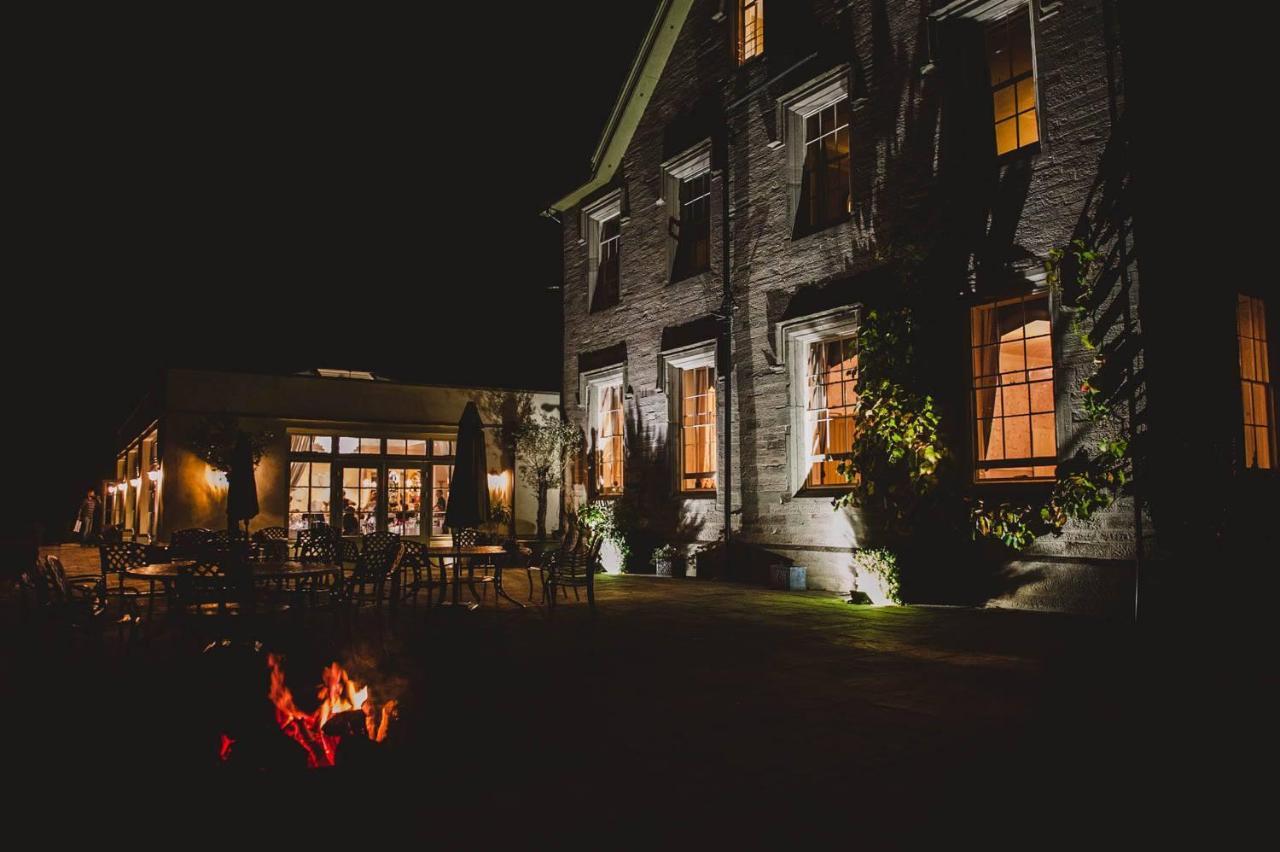 Готель Longville House Upper Welson Екстер'єр фото