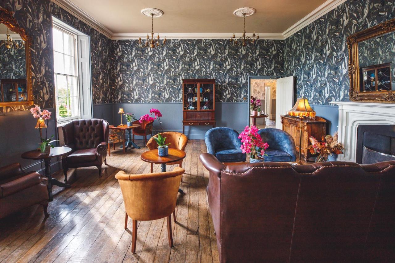 Готель Longville House Upper Welson Екстер'єр фото